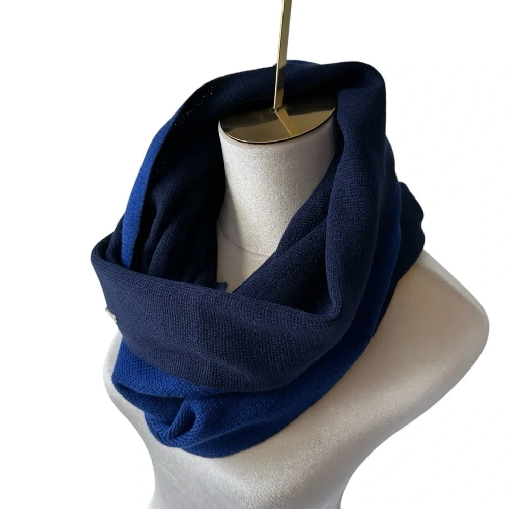 Calvin Klein Reversible Navy and Royal Blue Knit Scarf
